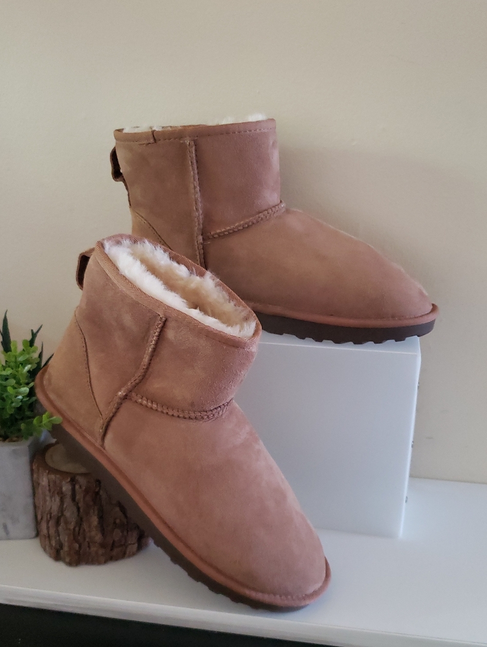 Unbranded NWOT Shearling Wool Lined Ankle Boots - Size 8 US